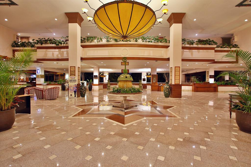 The Jayakarta Suites Bandung Exterior photo